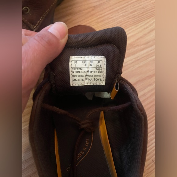 Boys Timberland shoes size 2 - Picture 6 of 9